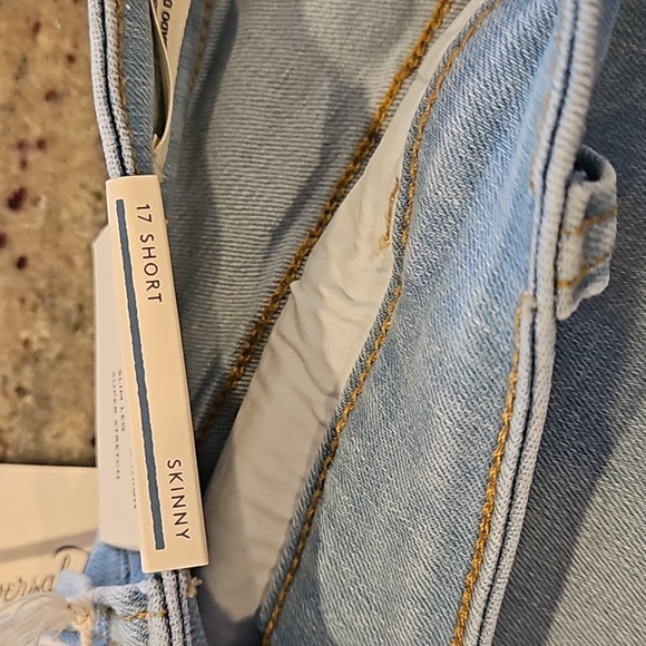 Universal Thread jeans - Picture 5 of 13